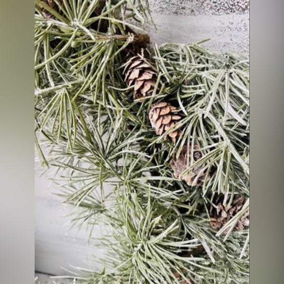 Weeping Pine Wreath - Picture 8 of 10